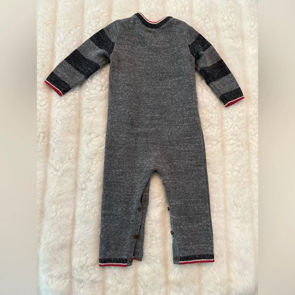 BABY GAP Gray Heartbreaker Baby Jumpsuit ONESIE 12-18 months